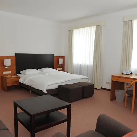 Schloss Hotel 4*