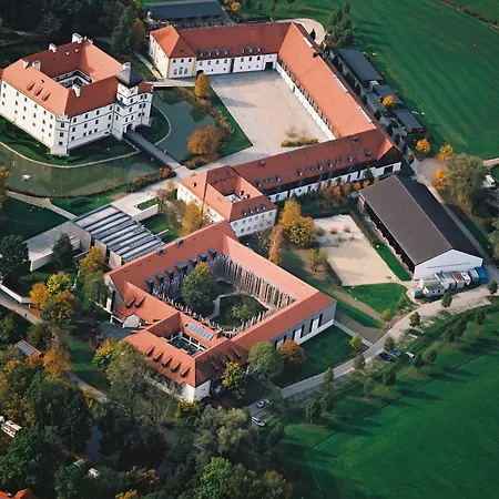 Schloss Hotel 4*