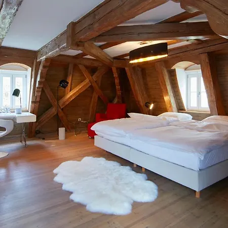 Schloss 4*