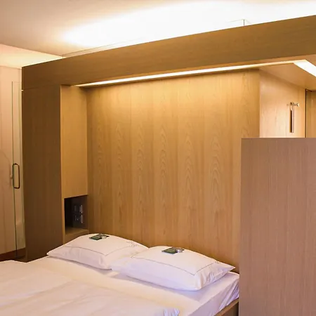 Schloss 4*